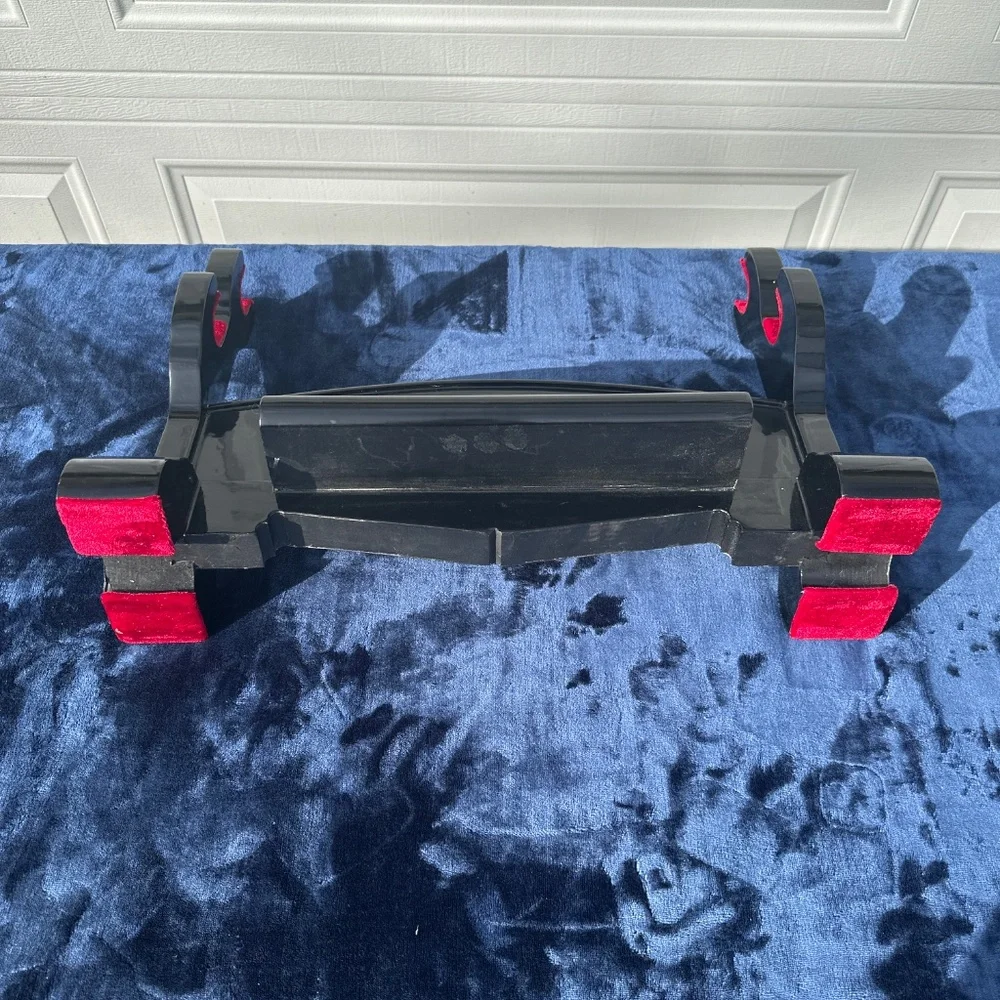 Double Sword Stand Black Lacquer and Red Velvet